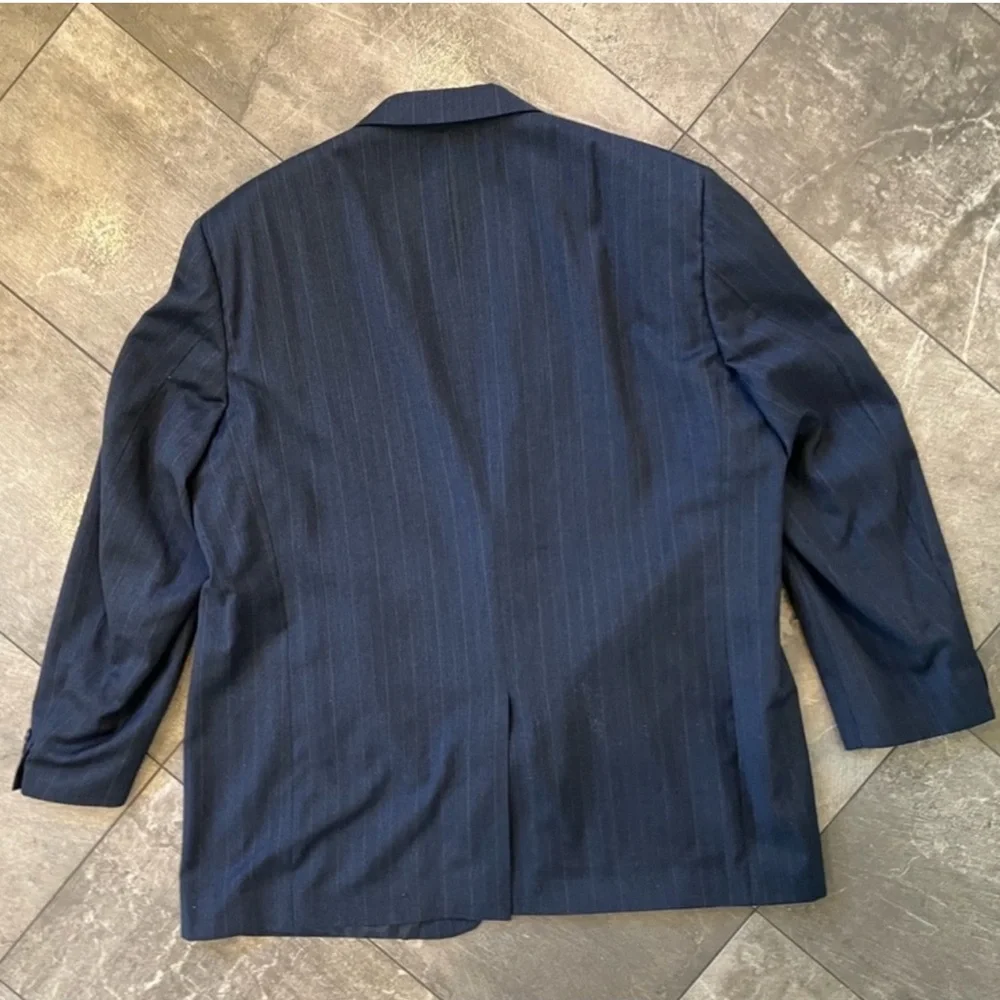 Turnbury Men's Navy Pinstripe Blazer 100% wool 56R like new